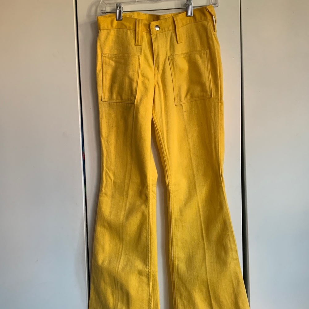 Wrangler - 70s yellow flare